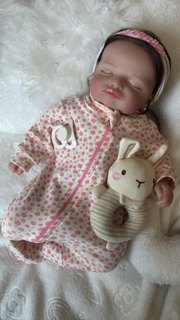 Bebê delicada dormindo