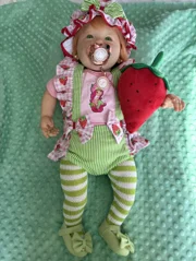 Bebê Moranguinho da linha Colecionáveis de Herança — foto 1