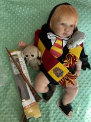 Bebê Rony Weasley da linha Colecionáveis de Herança — foto 1