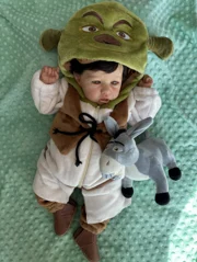 Bebê Shrek da linha Colecionáveis de Herança — foto 3